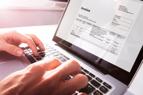 Does Quickbooks Charge A Fee For Invoices?